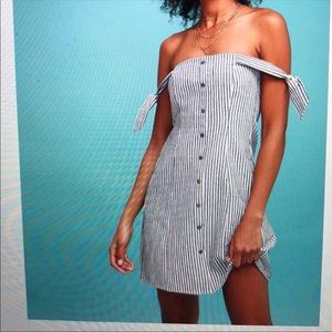 LULU’s striped dress BRAND NEW
